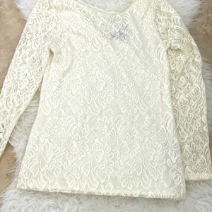 White House black market lace top. Thinly lined with v neck in back.